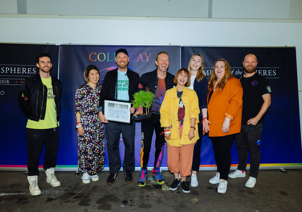 Warner Music Central Europe: Warner Music überreicht Coldplay ...